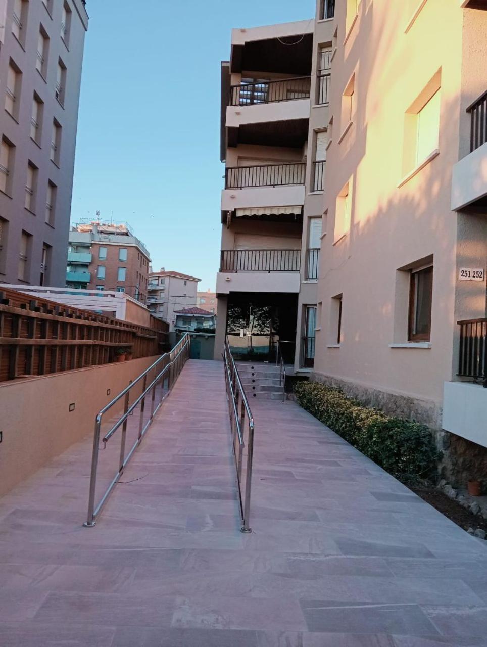 Espectaculares Vistas Al Mar En Segur De Calafell 아파트 외부 사진